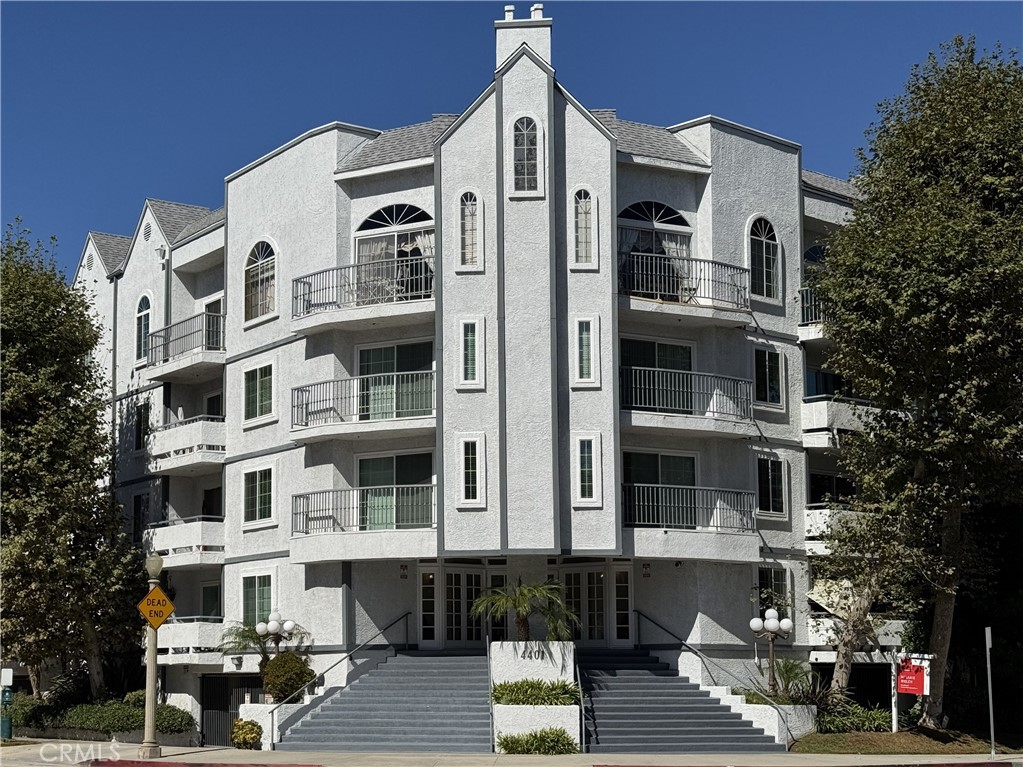 Welcome to Sherman Oaks! This property is 2 bed and 2 bath with a well spread out open living area.  It is a second floor, corner unit opposite the main entrance, providing privacy and less community foot traffic.  The unit is conveniently located at the base of the valley, making LA life a breeze.  Easy access to both the 405 or the 101 freeways, making getting to the Westside or Downtown a breeze.  Want to stay local?  the property is minutes away from WholeFoods, the Sherman Oaks Galleria, and a variety of restaurants. Best part?  TWO assigned garage parking spaces in the upper garage located across from one another (NOT tandem). Water and Trash included in HOA.