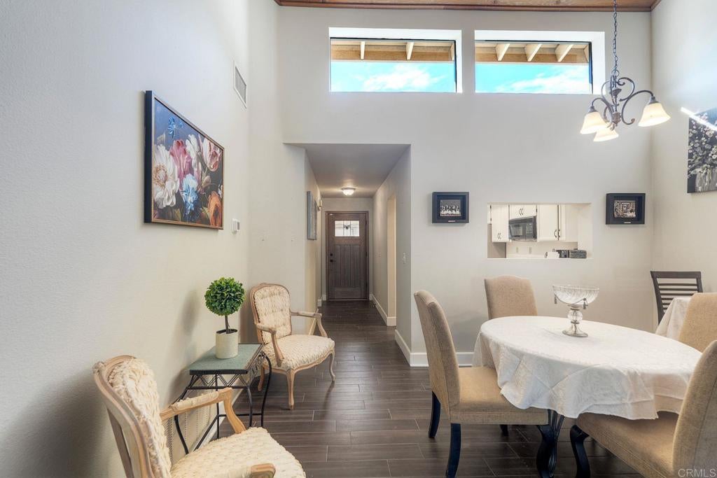 8559 Circle R Valley Lane