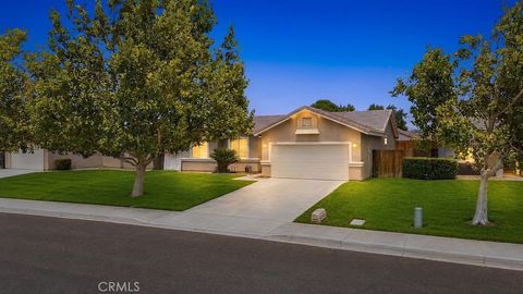 Photo of 3537 Mount Lassen Avenue, Rosamond, CA 93560 (MLS # SR26153711)