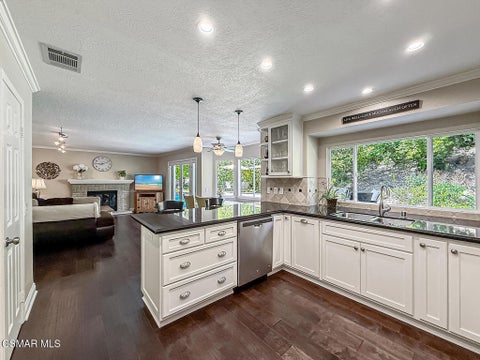 Tiny photo for 3262 Futura PT, Thousand Oaks, CA 91362 (MLS # 226003399)
