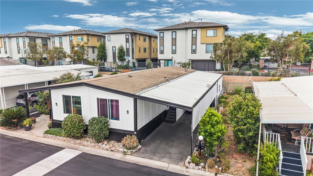 1065 Lomita 369