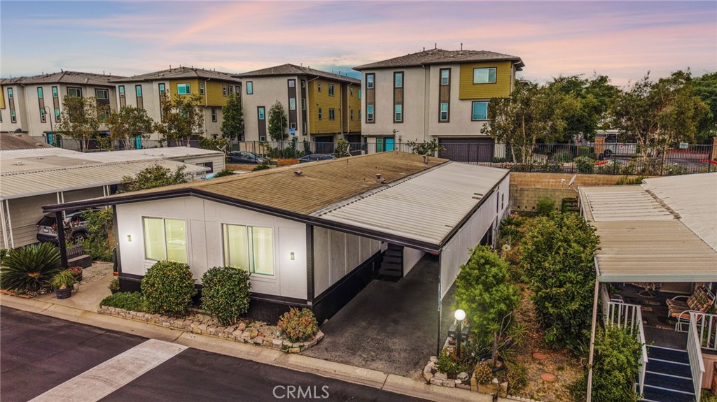 1065 Lomita 369