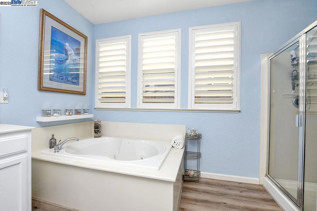 THE LAKES - Residential