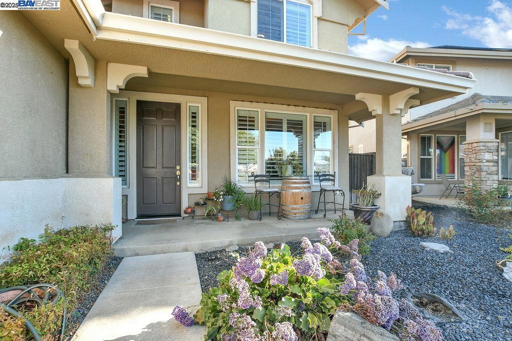 THE LAKES - Residential