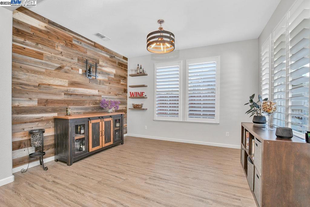 Properties 2 675 Merritt Ct