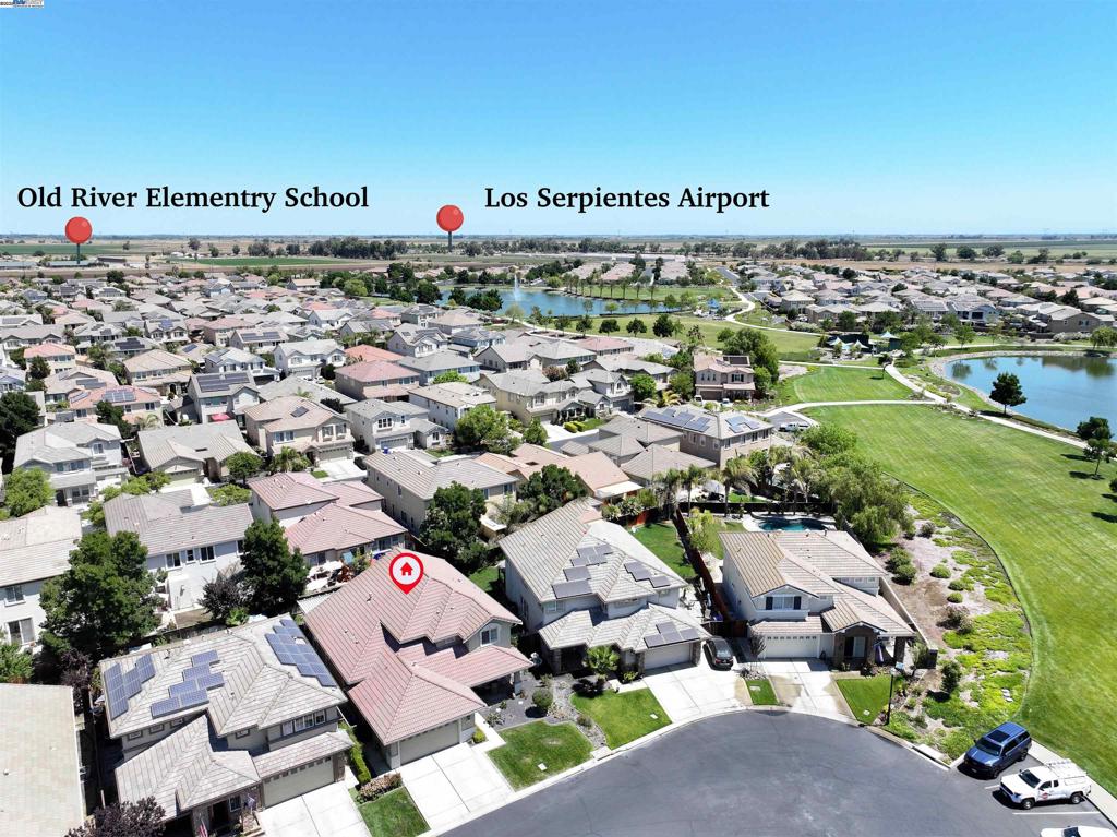 THE LAKES - Residential