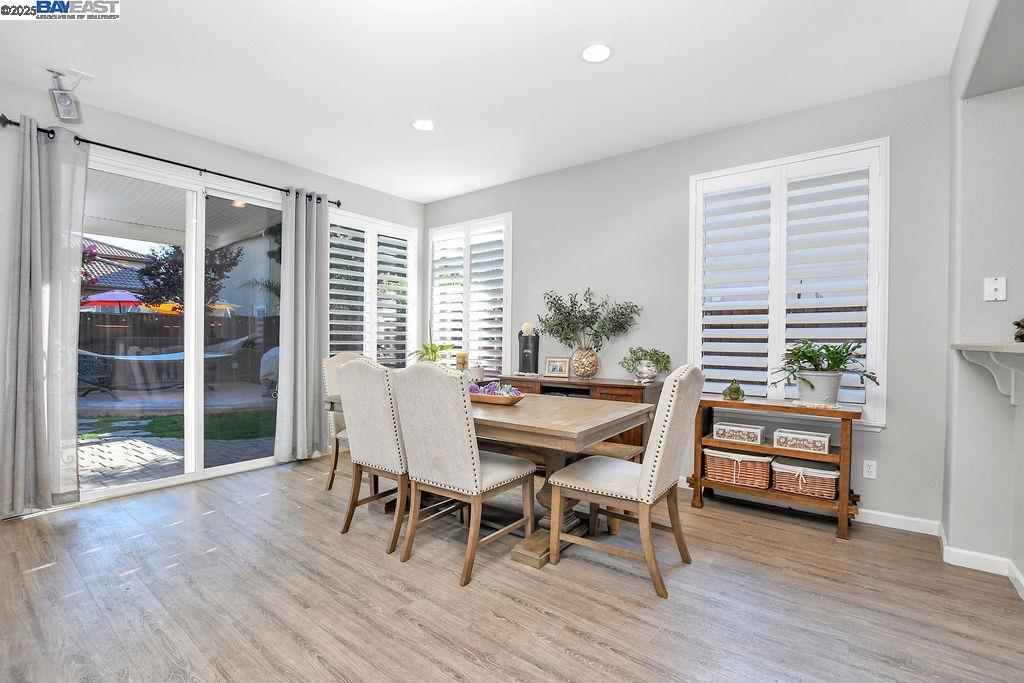 THE LAKES - Residential