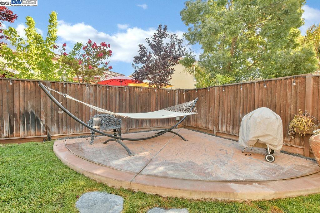 THE LAKES - Residential