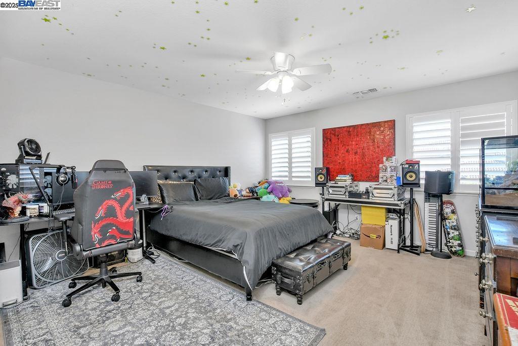 THE LAKES - Residential