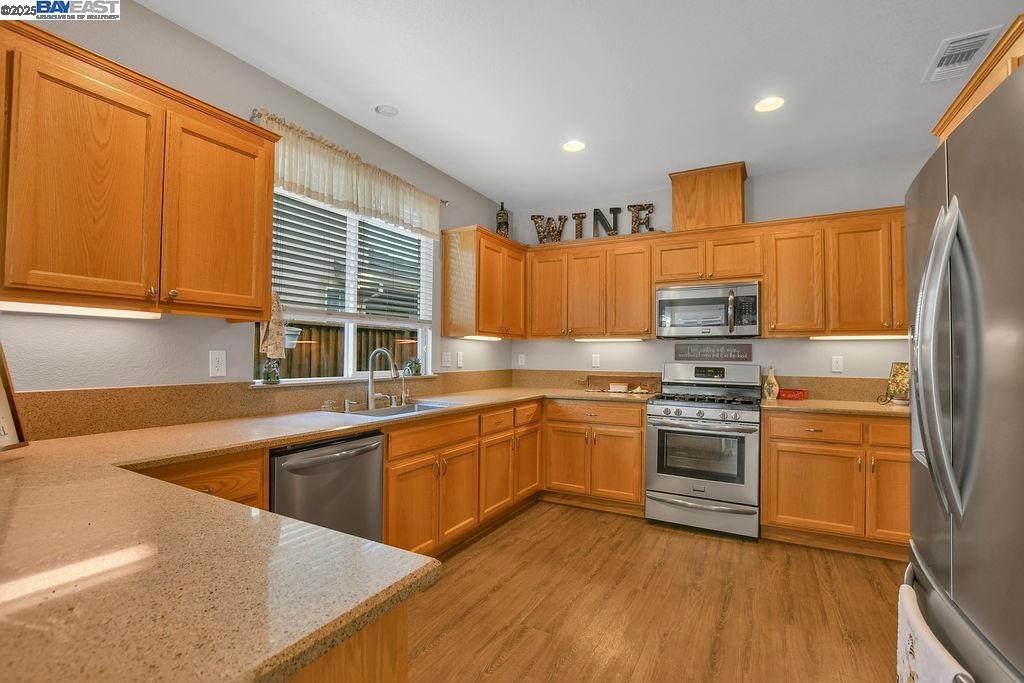 THE LAKES - Residential