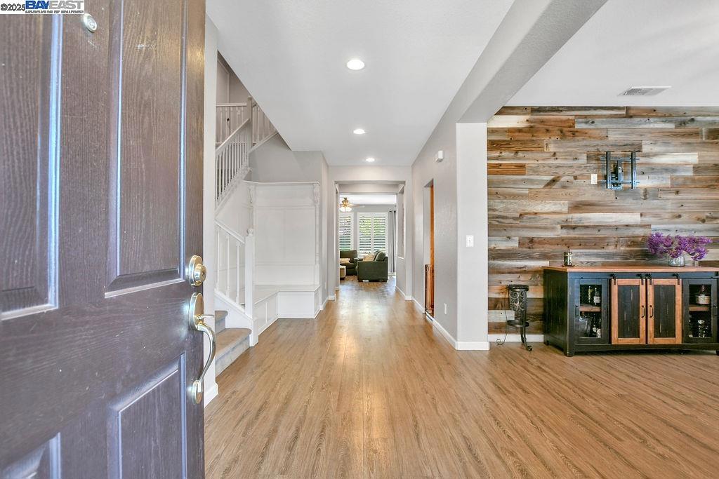 Properties 1 675 Merritt Ct