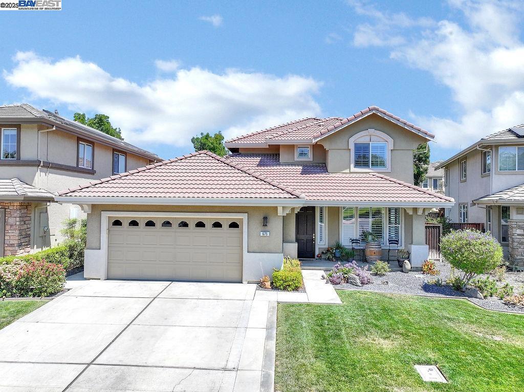 THE LAKES - Residential