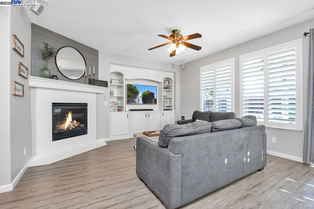 Properties 3 675 Merritt Ct