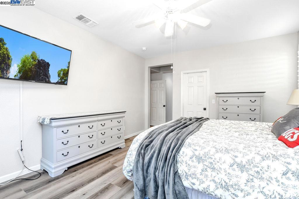 THE LAKES - Residential