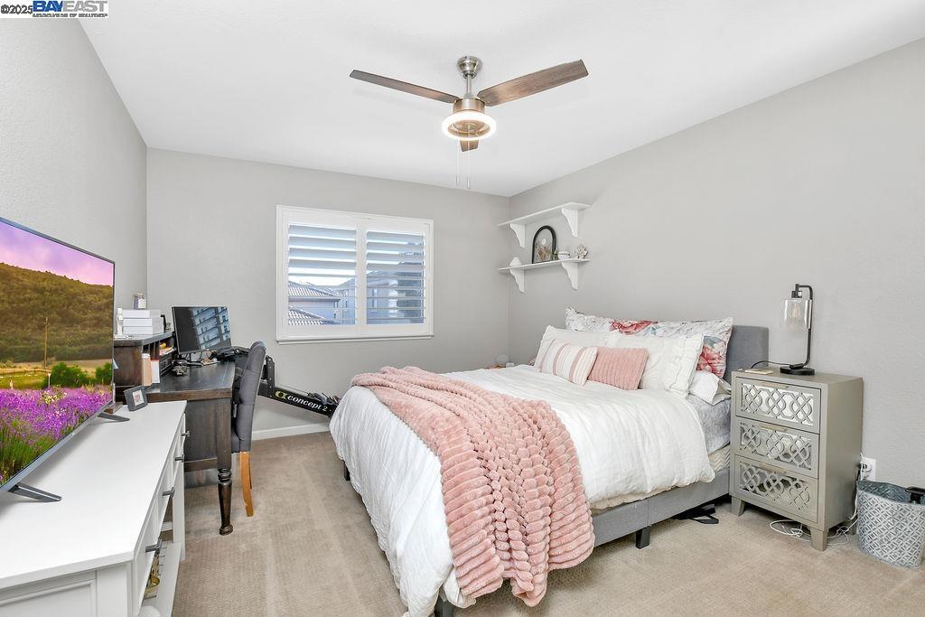 THE LAKES - Residential