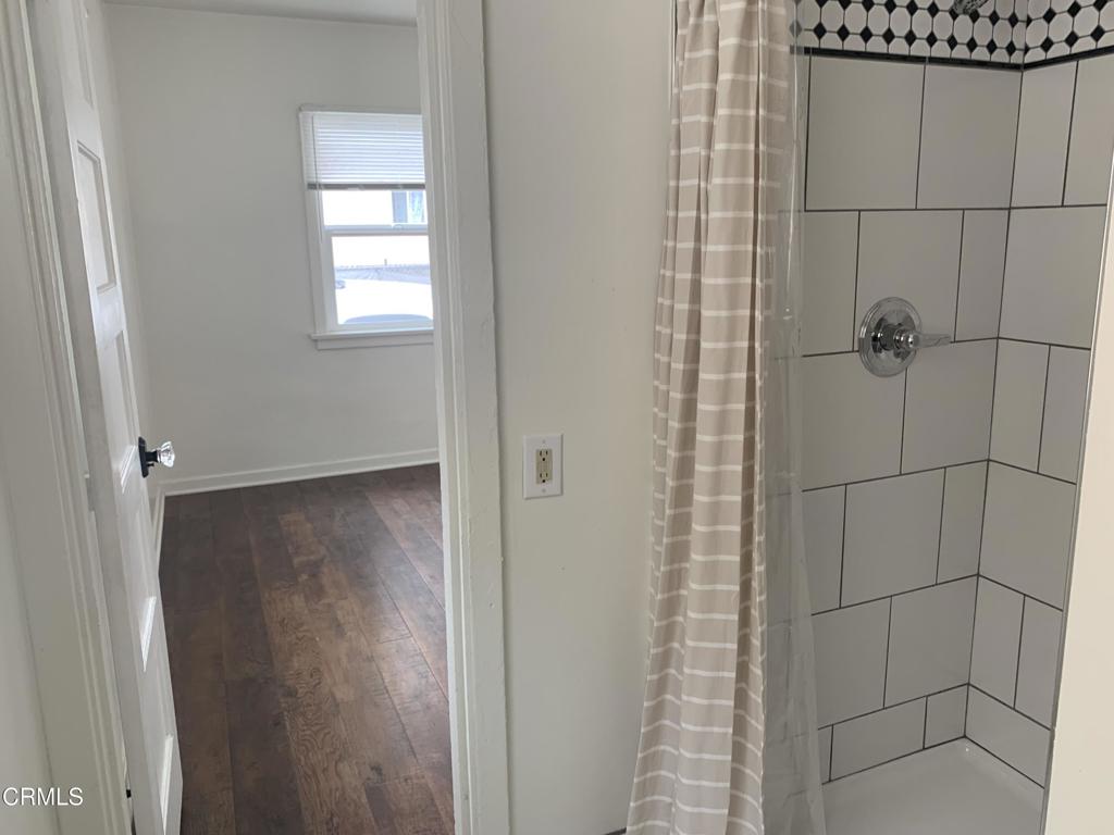 Ventura Ave - 0208 - Residential Income