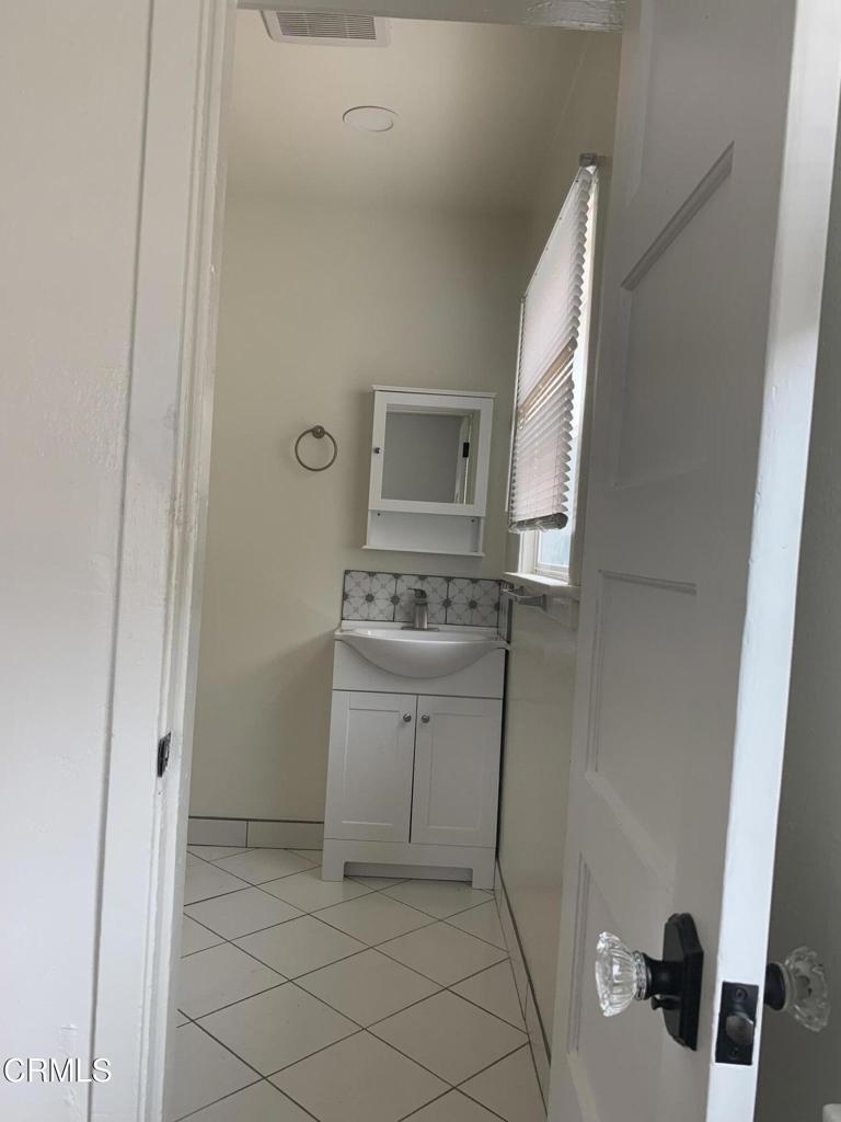 Ventura Ave - 0208 - Residential Income