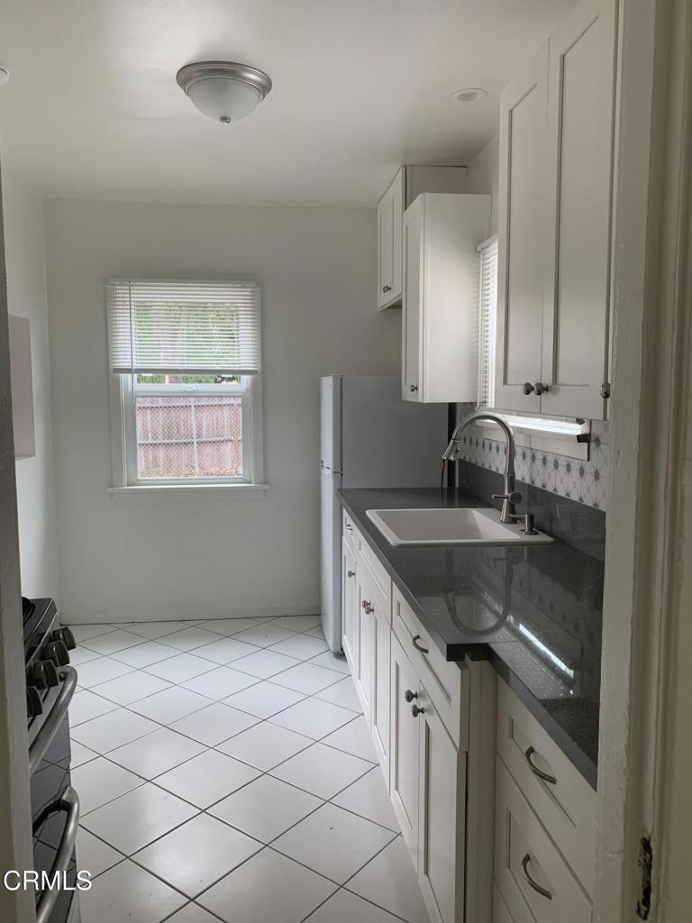 Ventura Ave - 0208 - Residential Income