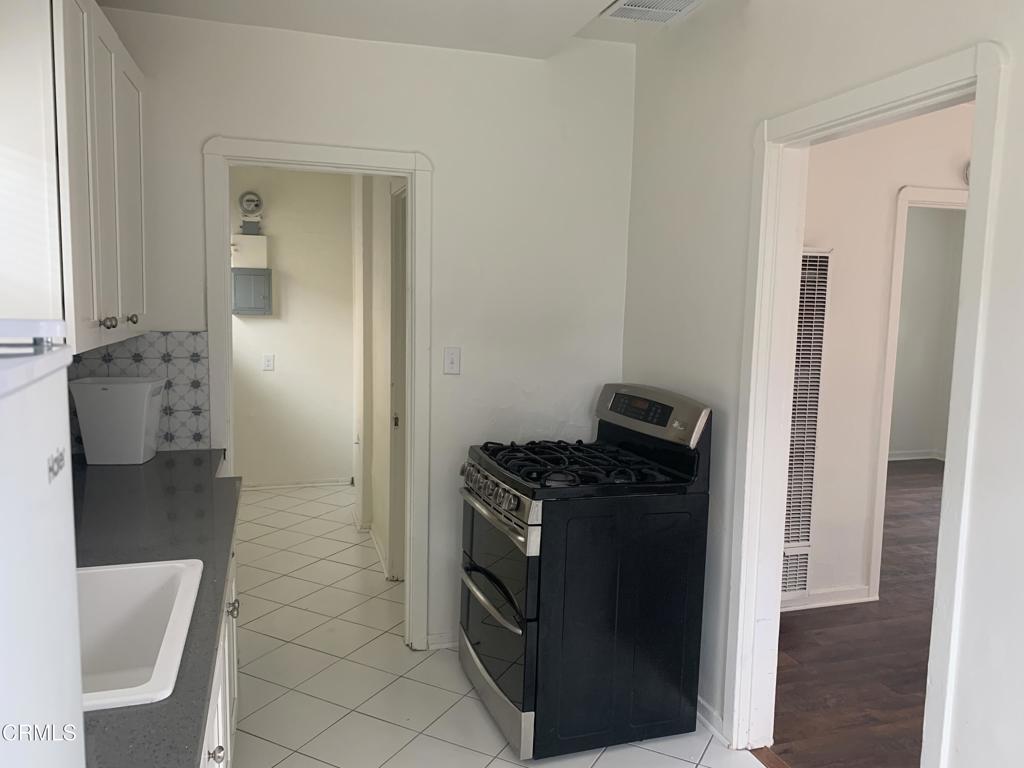 Ventura Ave - 0208 - Residential Income