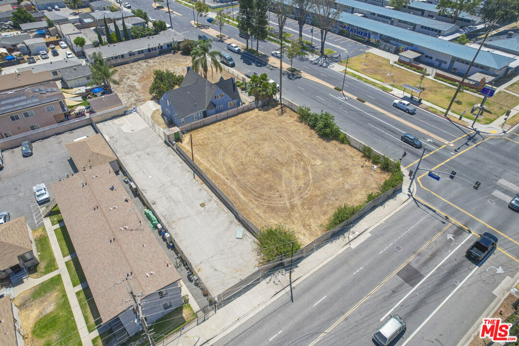 12209 Rosecrans Avenue