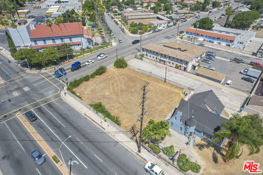 12209 Rosecrans Avenue