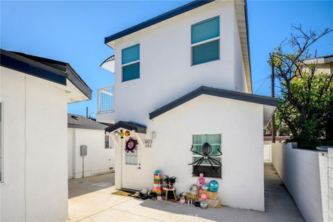 Photo of 1823 Jackson Street #201, Burbank, CA 91504 (MLS # GD26220690)
