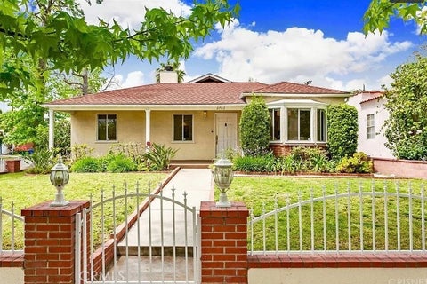 Photo of 5703 Beck Avenue, North Hollywood, CA 91601 (MLS # SR26201446)