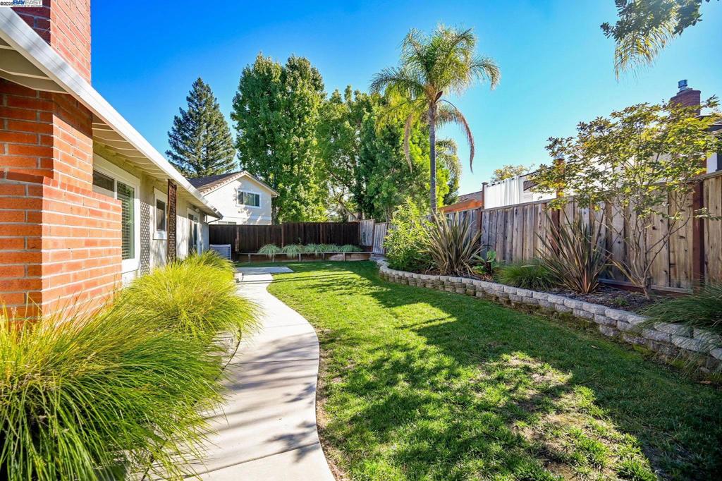 RUDGEARMES - Residential Lease