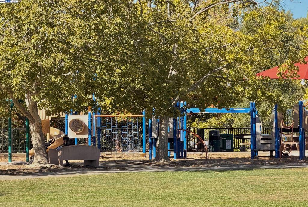 RUDGEARMES - Residential Lease