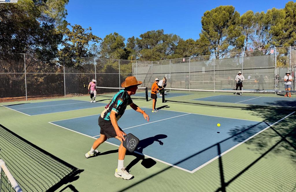 RUDGEARMES - Residential Lease