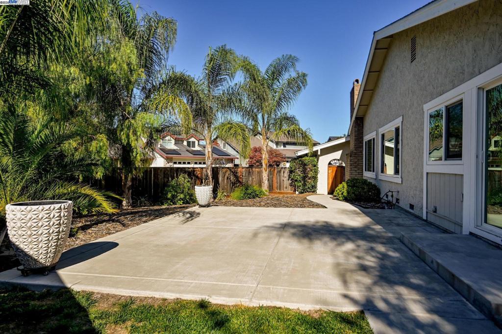 RUDGEARMES - Residential Lease