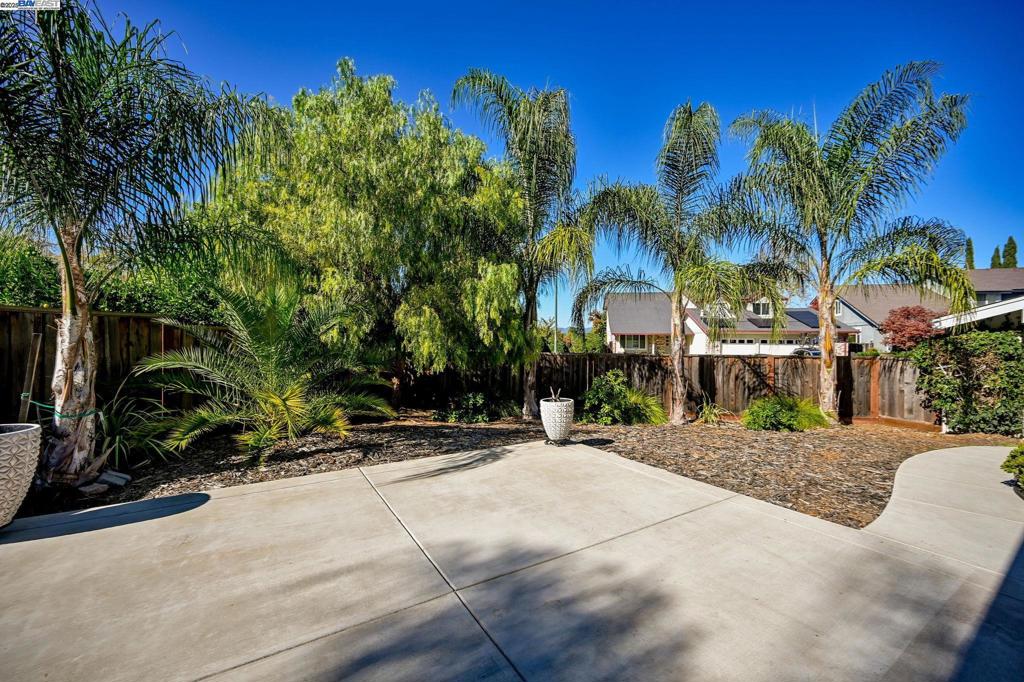 RUDGEARMES - Residential Lease