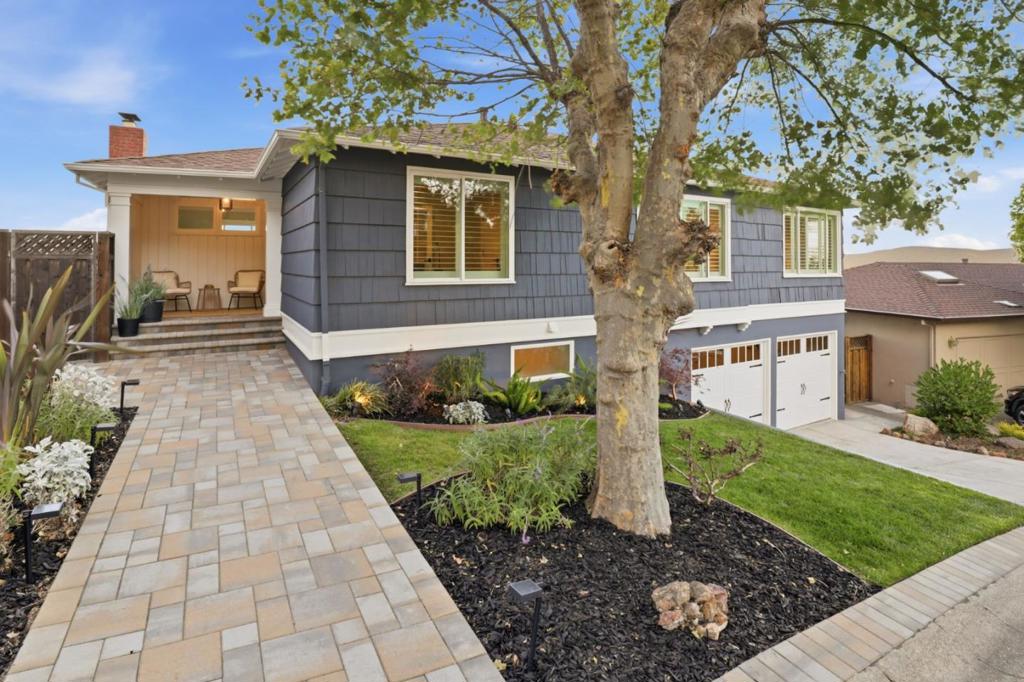 1049 Buckland Avenue