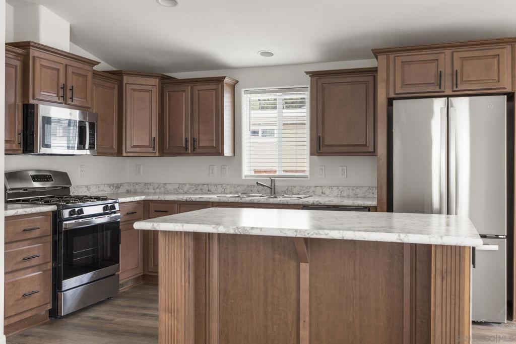 22899 Byron Road 11
