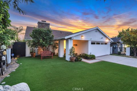 Photo of 6305 Crebs Ave, Tarzana, CA 91335 (MLS # SR26080922)