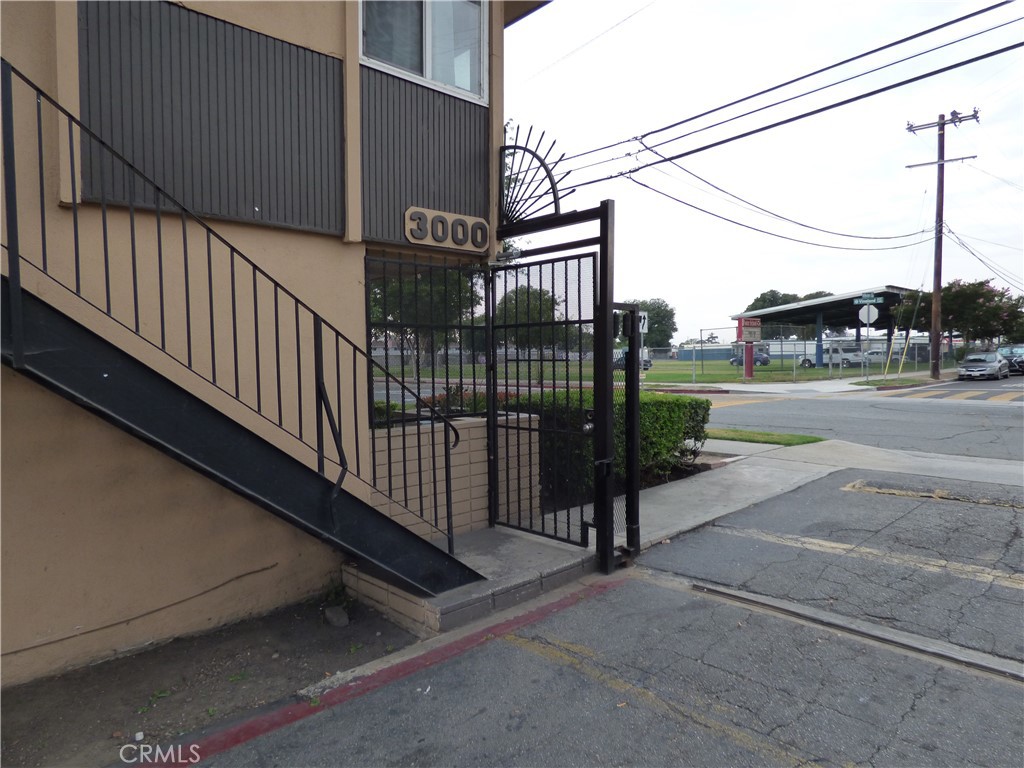3000 Vineland Avenue 10