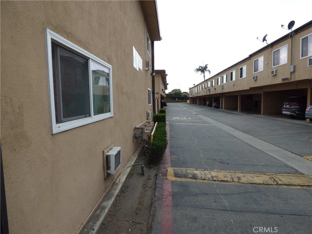 3000 Vineland Avenue 10