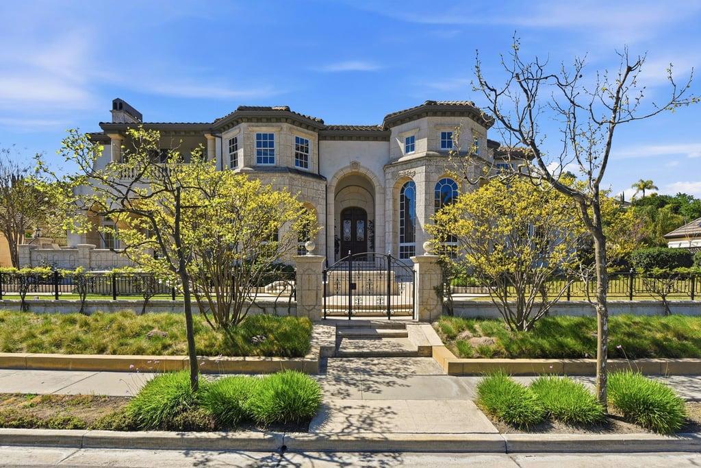 5471 Country Club Parkway