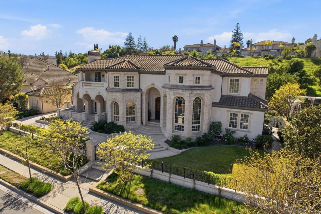5471 Country Club Parkway