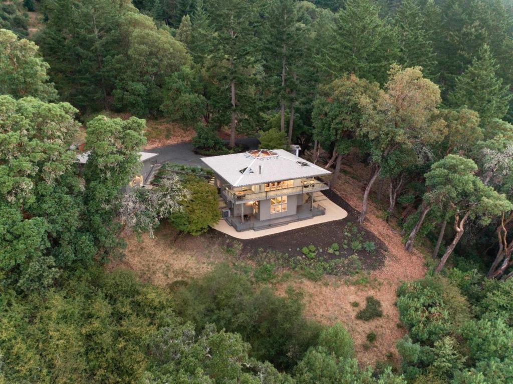 33 Bear Glen Drive