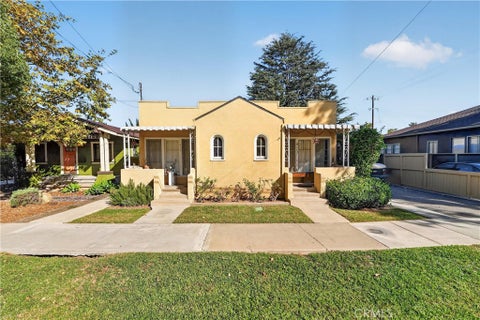 Photo of 413 N Center ST, Orange, CA 92866 (MLS # PW26227815)
