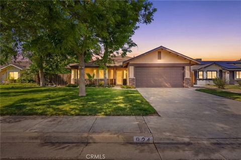 Photo of 924 Greenwood Ave, Hanford, CA 93230 (MLS # FR26083432)