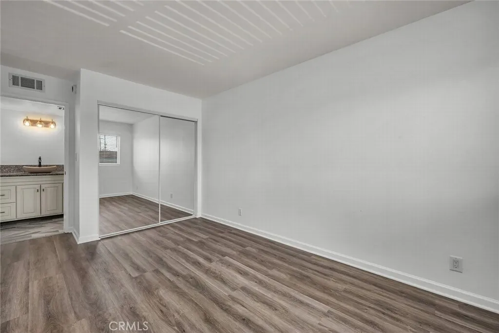 Chatsworth, California 91311, United States, 2 Bedrooms Bedrooms, ,3 BathroomsBathrooms,Residential,Active,200903