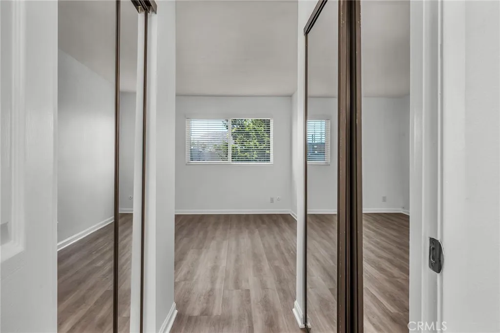 Chatsworth, California 91311, United States, 2 Bedrooms Bedrooms, ,3 BathroomsBathrooms,Residential,Active,200903