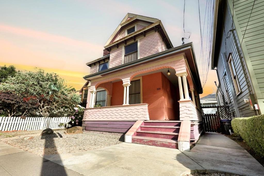 225 Union Street