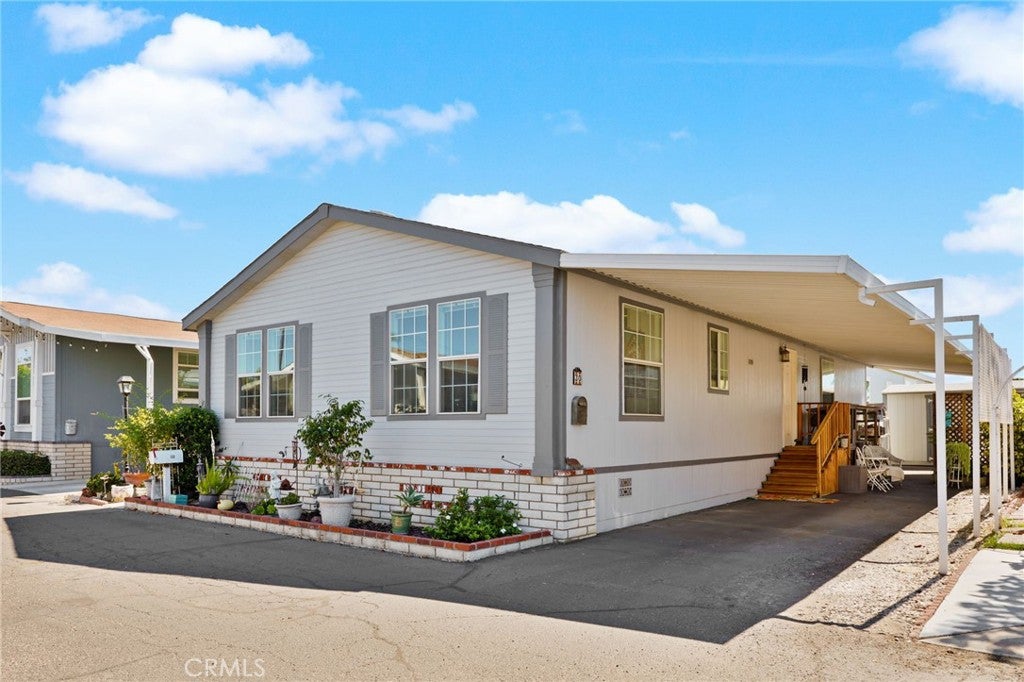 22221 Bloomfield 30