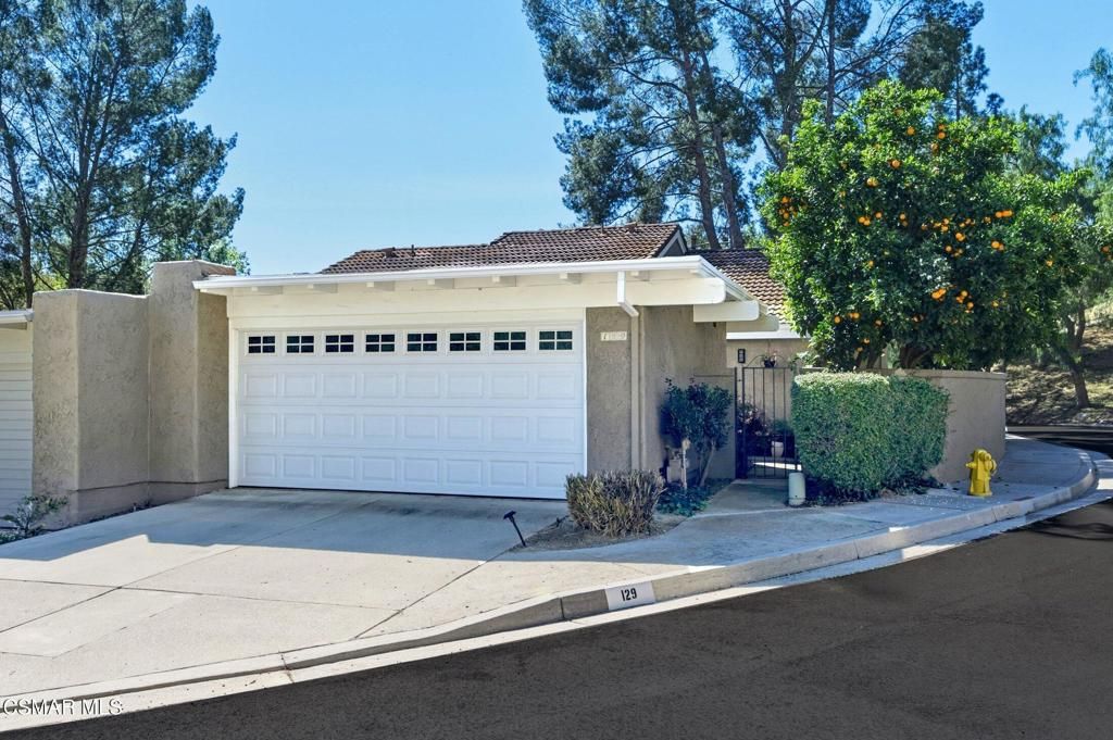 Photo of 129 Conifer Circle, Oak Park, CA 91377 (MLS # 226001255)