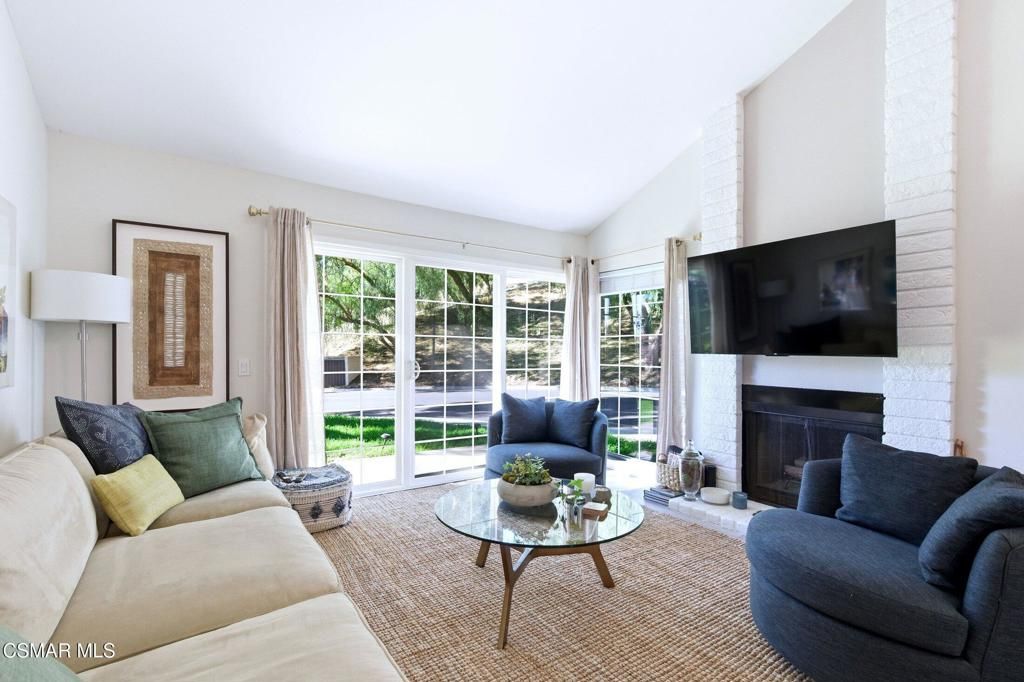 Photo of 129 Conifer Circle, Oak Park, CA 91377 (MLS # 226001255)