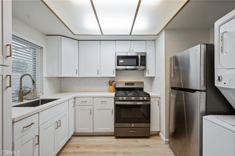 Photo of 1373 Wheaton Way, Riverside, CA 92507 (MLS # PV26154743)