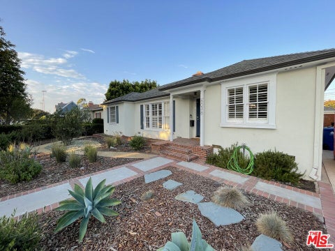 Photo of 8038 Loyola Boulevard, Los Angeles, CA 90045 (MLS # 26852099)